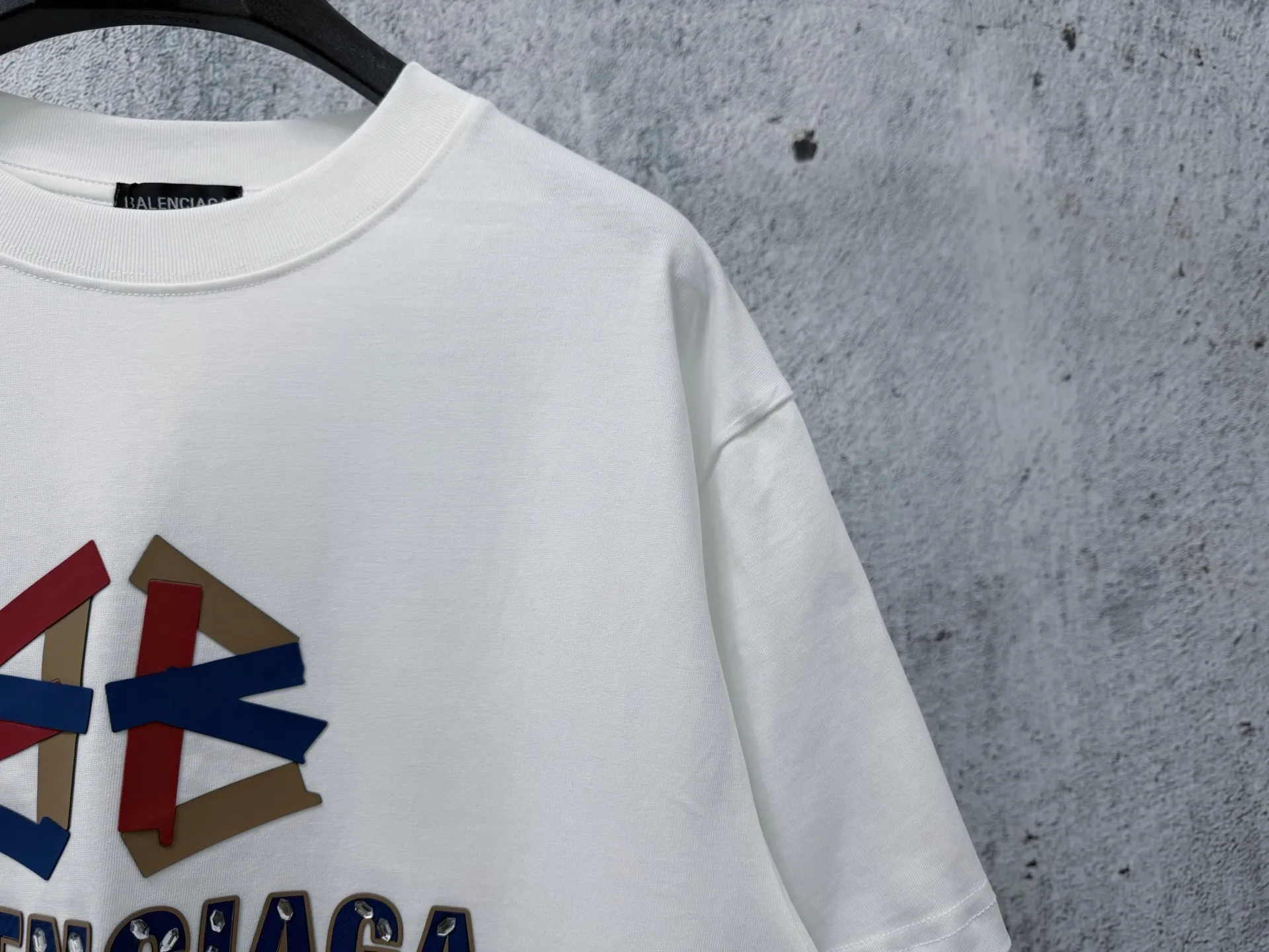【Balenciaga】 ➕ ， ， ， 。 ， ， ， 。 ， ， 。 ， ， T look， ， ， 。 ：Black White Size：S-XL
